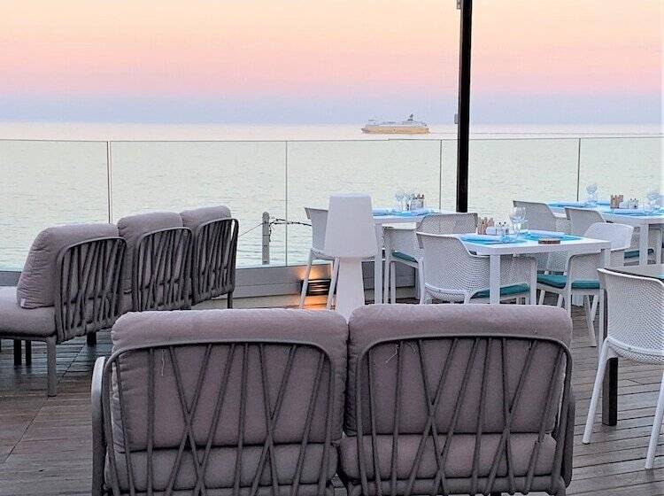 호텔 Calavita Rooftop & Spa