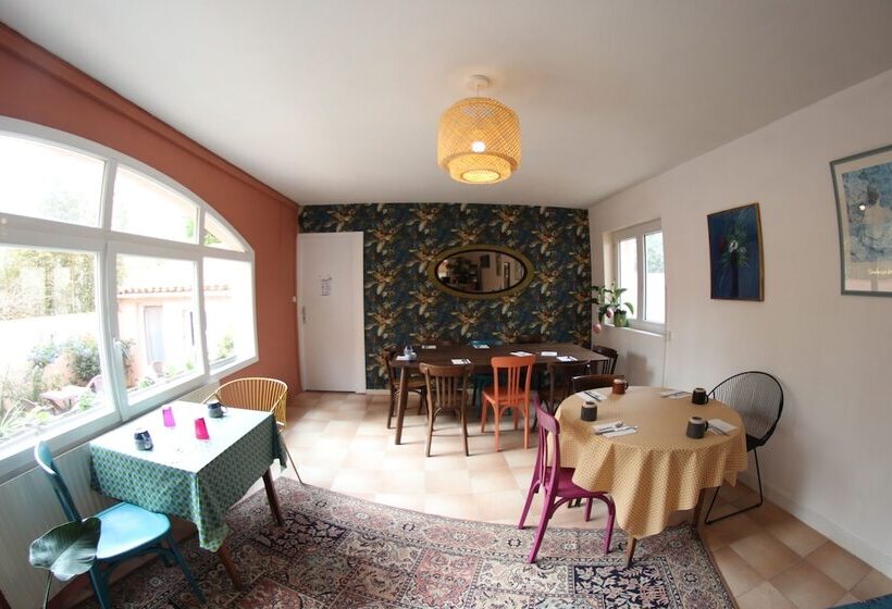 Отель & Cantine De La Plage