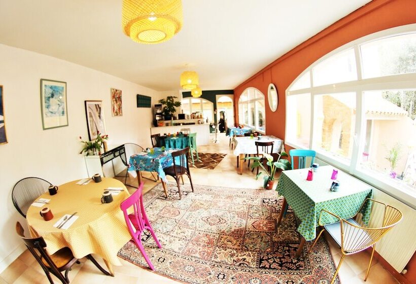 فندق & Cantine De La Plage