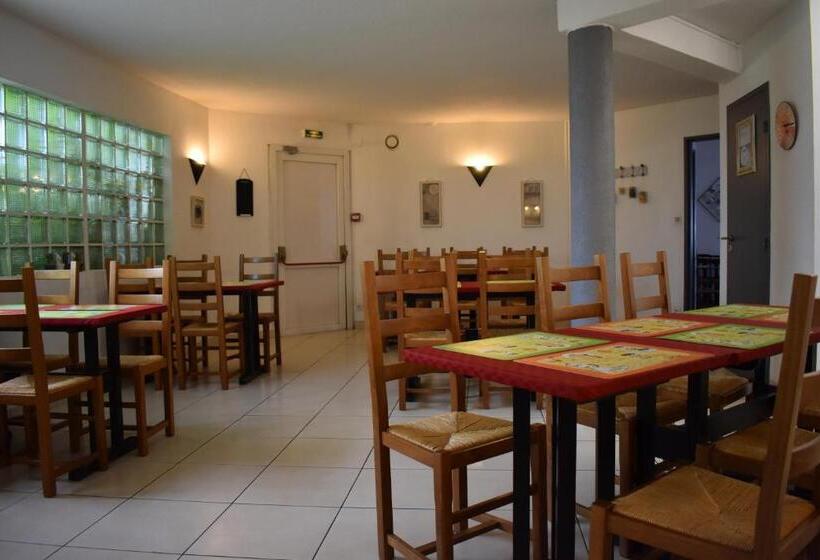 בית מלון כפרי Cat