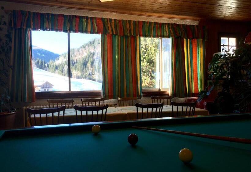 فندق Chalet Hôtel Du Borderan