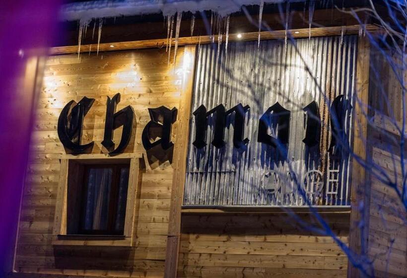 ホテル Chamois Lodge