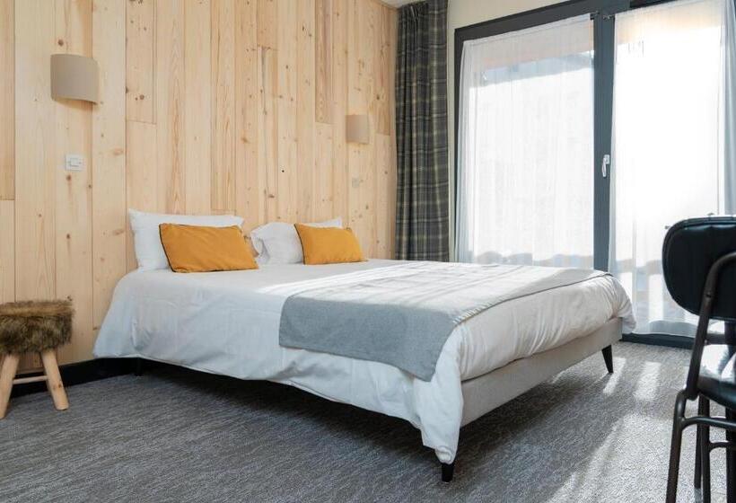 ホテル Chamois Lodge