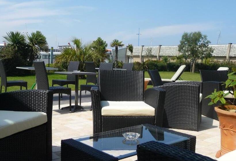 ホテル Chantereyne