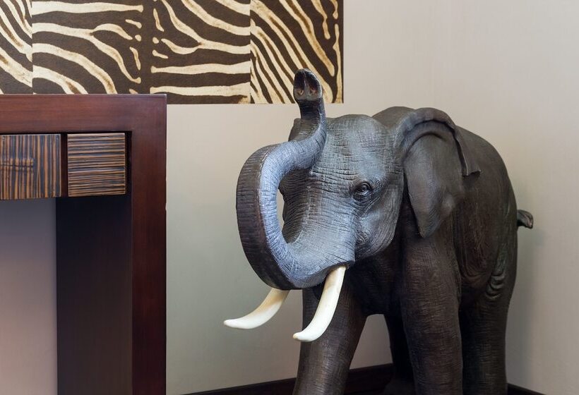 호텔 Château De La Falque, The Originals Relais