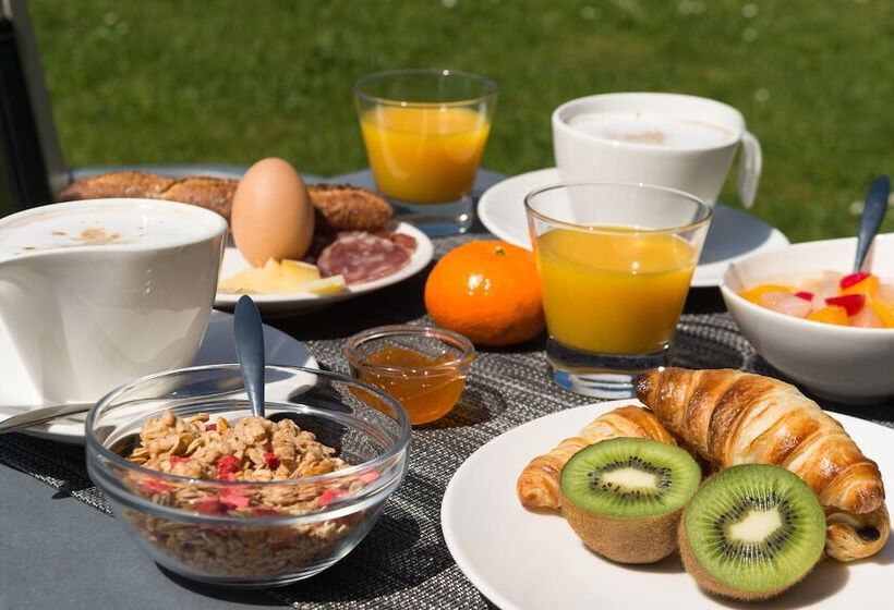 호텔 Château De La Falque, The Originals Relais