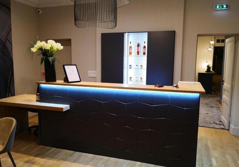 ホテル Logis Hôtel   Restaurant Maison Claude Darroze