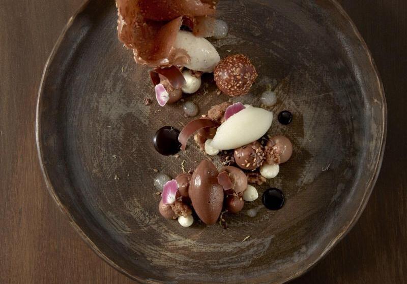 ホテル Logis Hôtel   Restaurant Maison Claude Darroze