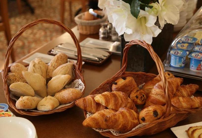 فندق De La Darse