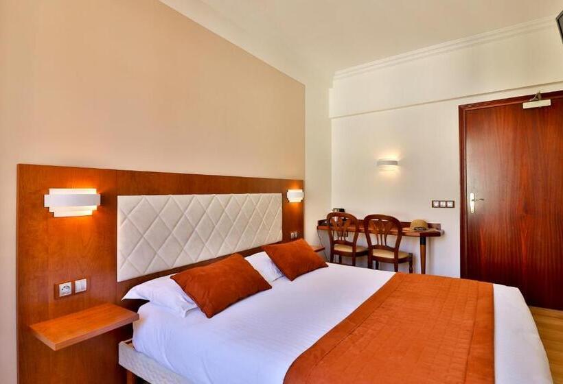 فندق De La Darse