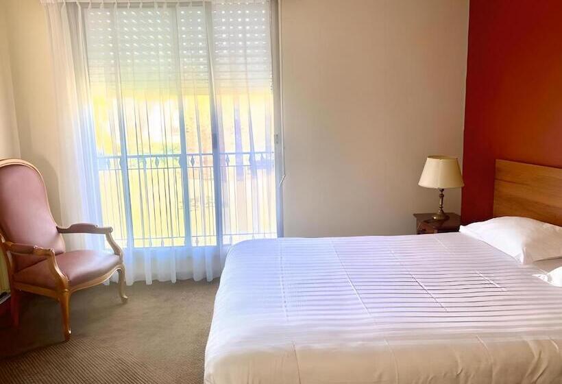 בית מלון כפרי De La Marine