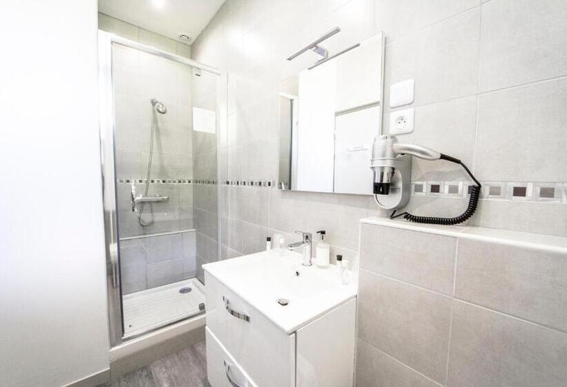 هتل De La Pommeraie