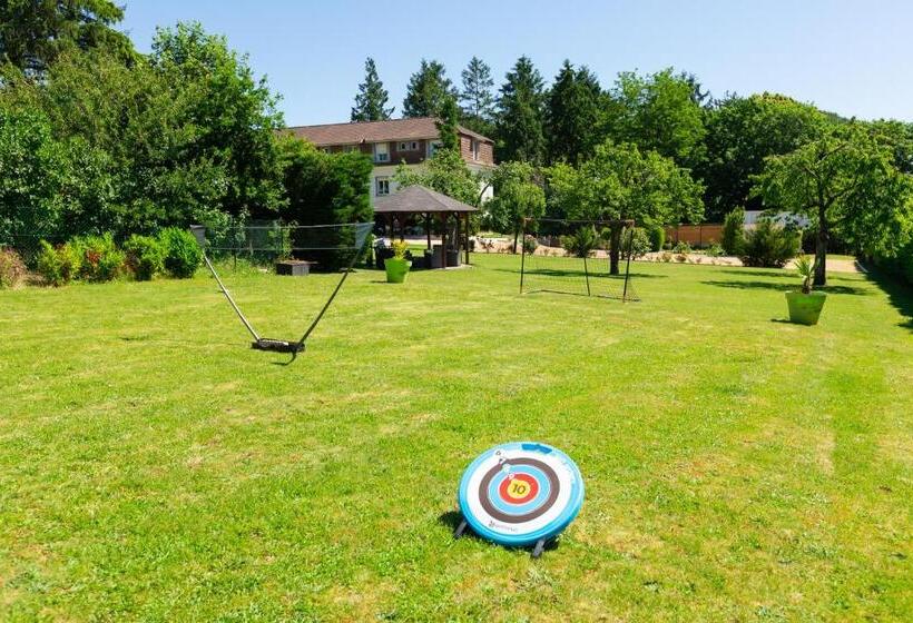 هتل De La Pommeraie