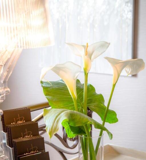 هتل De La Pommeraie