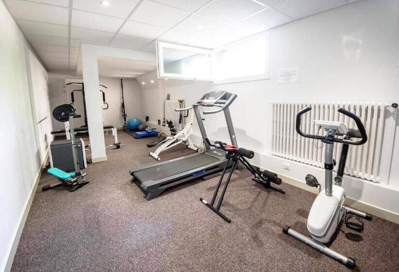 هتل De La Pommeraie