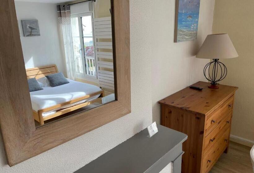 ホテル Des Falaises