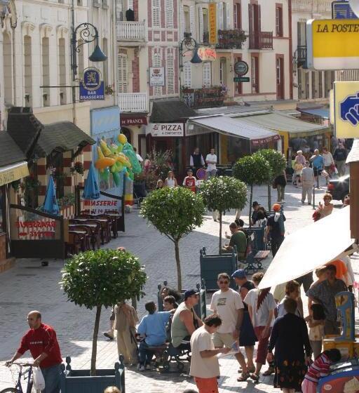ホテル Des Falaises