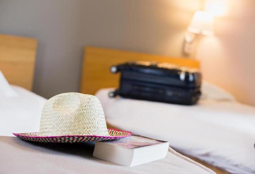 호텔 Domaine De Garabaud