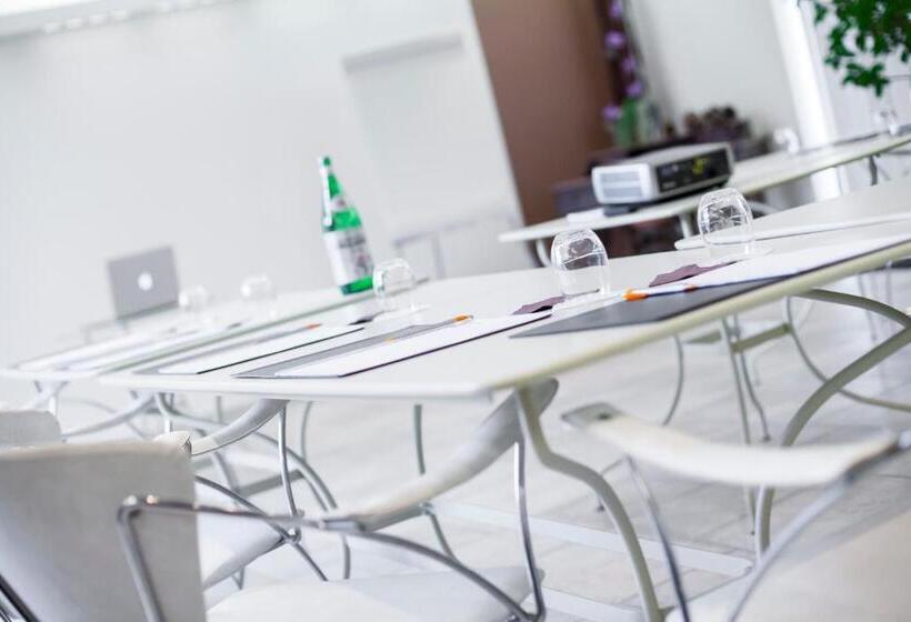 Hostellerie De Bretonnière   Groupe Logis Hotels