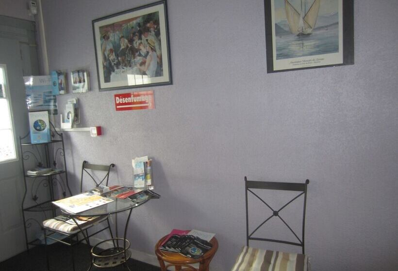 호텔 Hôtel Café Du Palais