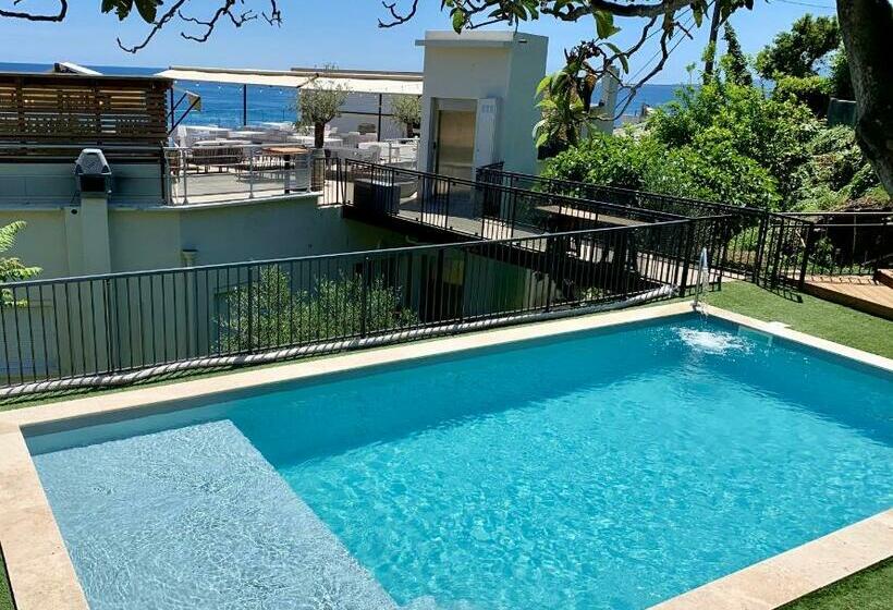 호텔 Calavita Rooftop & Spa