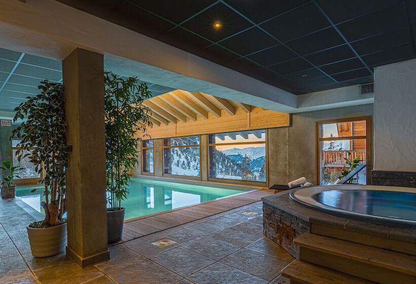 Отель Hôtel Carlina By Les Etincelles