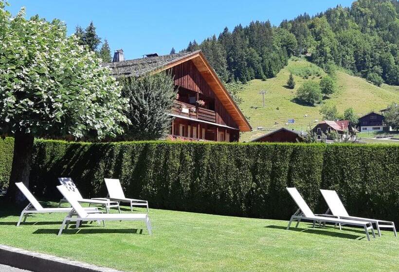 בית מלון כפרי Hôtel Chalet Les Ecureuils Restaurant, Sauna & Spa Garage