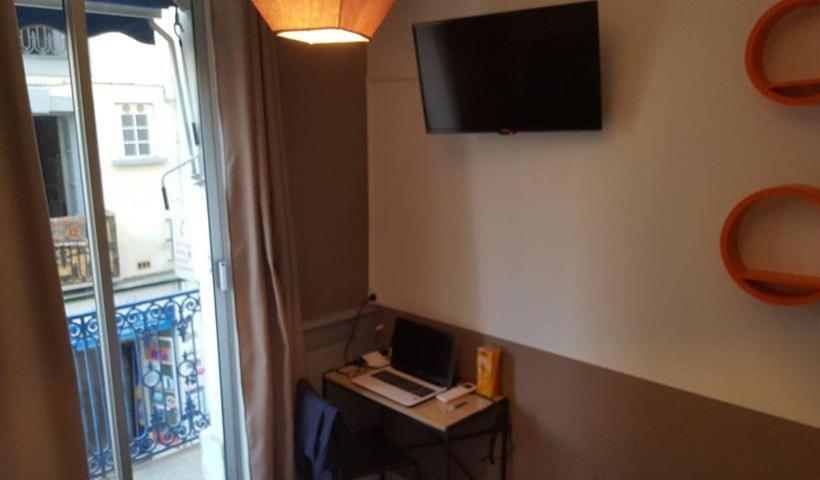 هتل Hôtel Confort