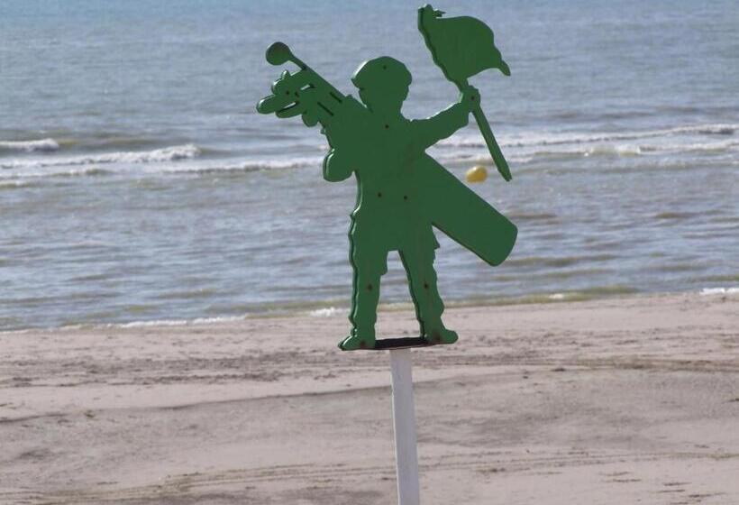 Отель Hôtel De Charme Equinoxe