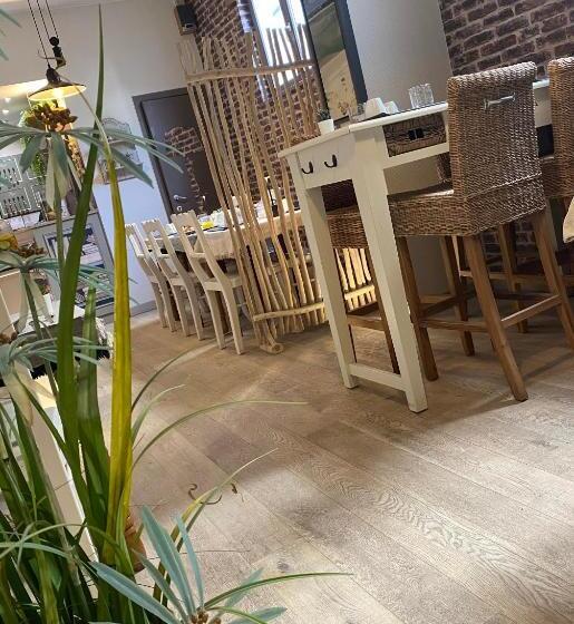 Отель Hôtel De Charme Equinoxe