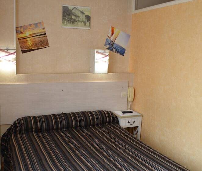 Отель Hôtel De L'arrivée