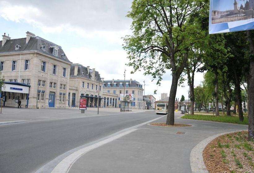 Отель Hôtel De Paris