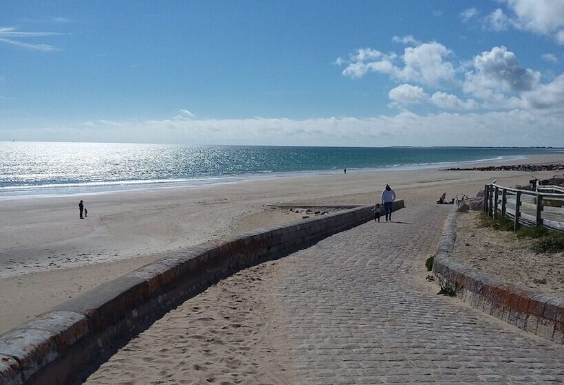 ホテル Hôtel Jerodel