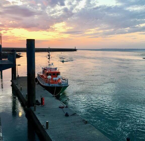 Отель Hôtel L Albatros