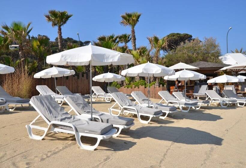 Отель Hôtel La Plage