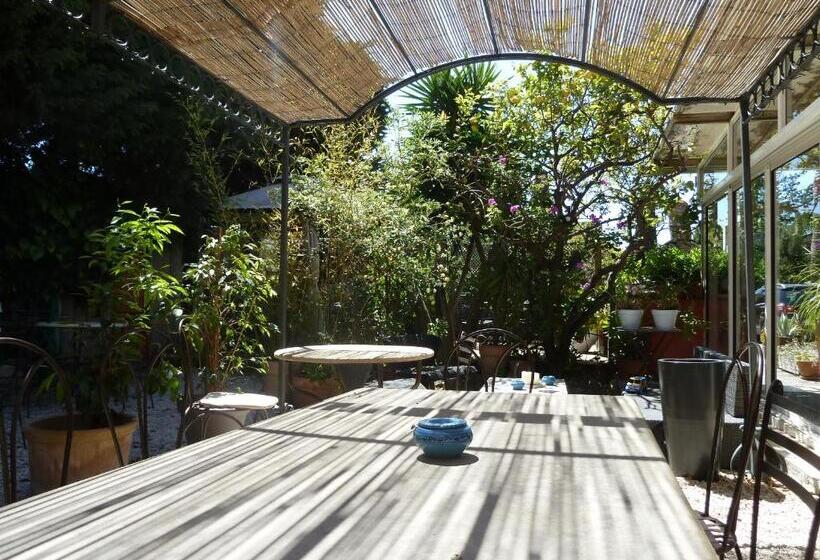 호텔 Hôtel La Villa Patricia   Charme Et Tradition