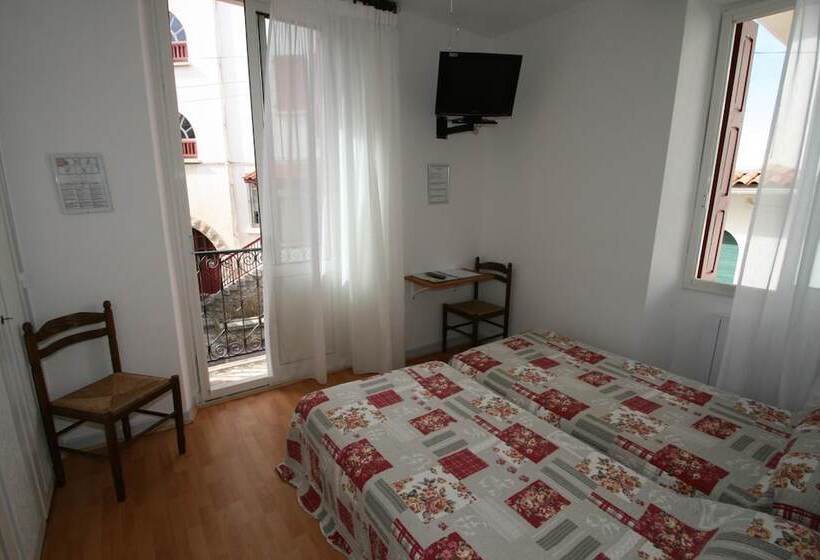 בית מלון כפרי Hôtel Le Magenta