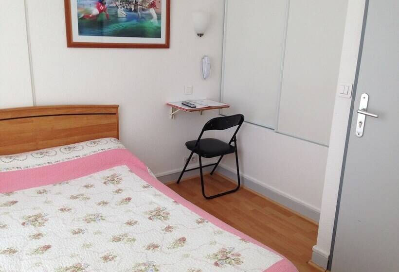 בית מלון כפרי Hôtel Le Magenta