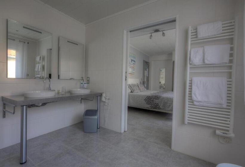 בית מלון כפרי Hôtel Le Nautile