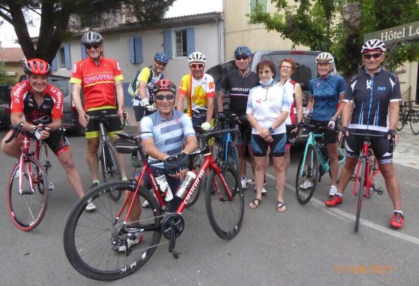 בית מלון כפרי Hôtel Le Siècle