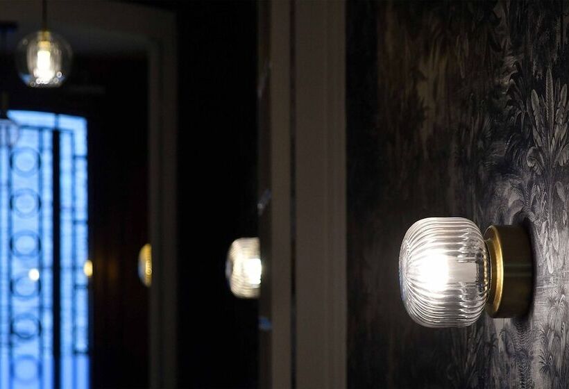 ホテル Hôtel Le Tiburon