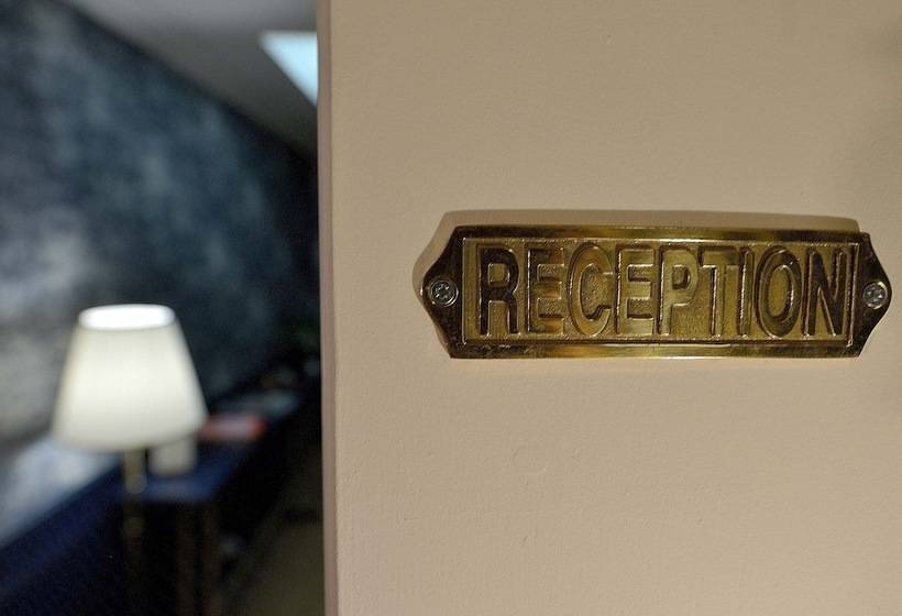 ホテル Hôtel Le Tiburon