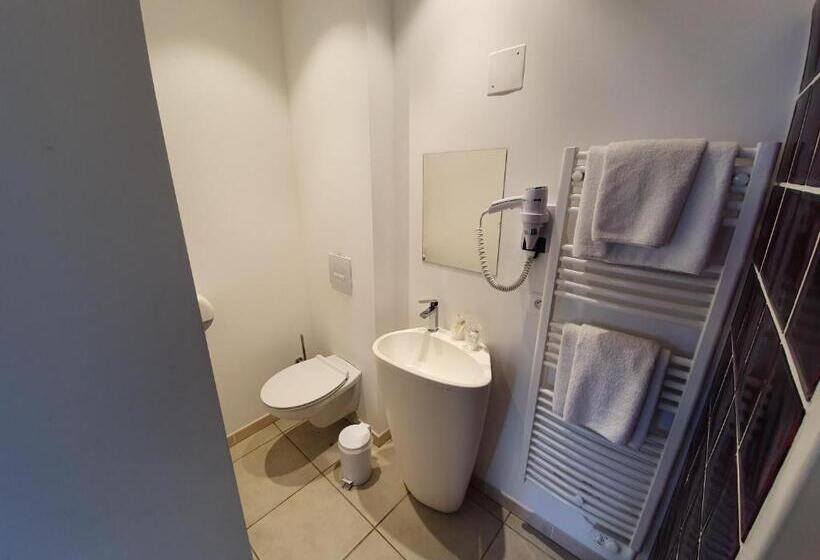 Отель Hôtel Les 3 Terrasses