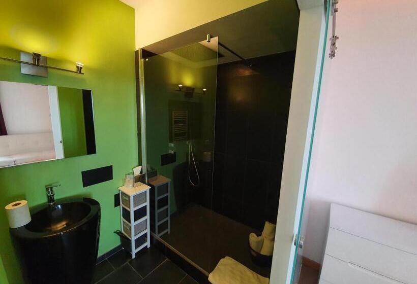 Отель Hôtel Les 3 Terrasses