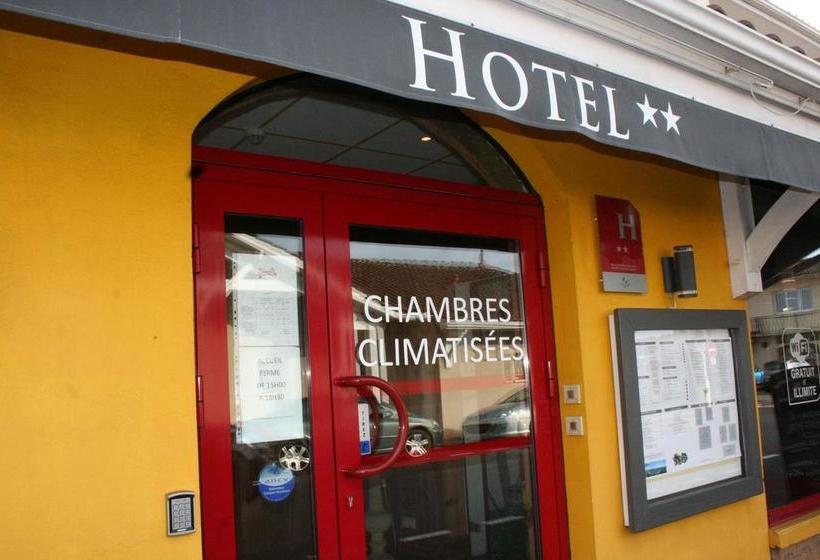 فندق Hôtel Les Italiens