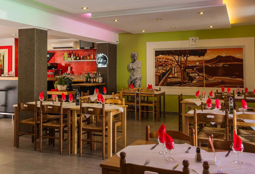 فندق Hôtel Les Italiens