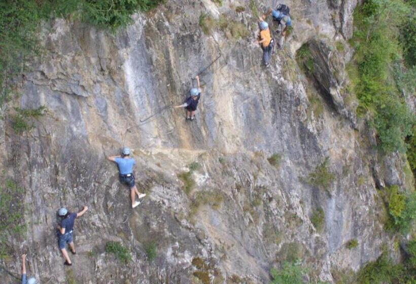 בית מלון כפרי Hôtel Les Templiers