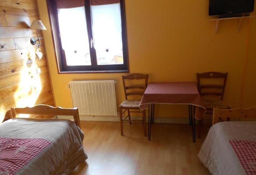 Отель Hôtel L'orée Du Bois