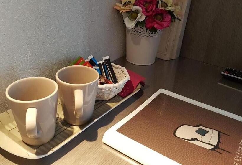 Отель Hôtel Mille Et Une Feuilles