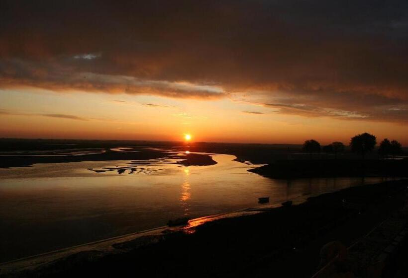 בית מלון כפרי Hôtel Picardia